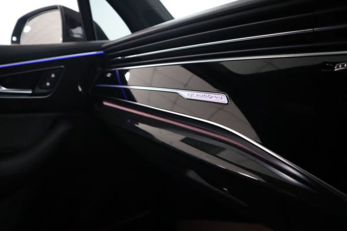 2025 Audi Sq7