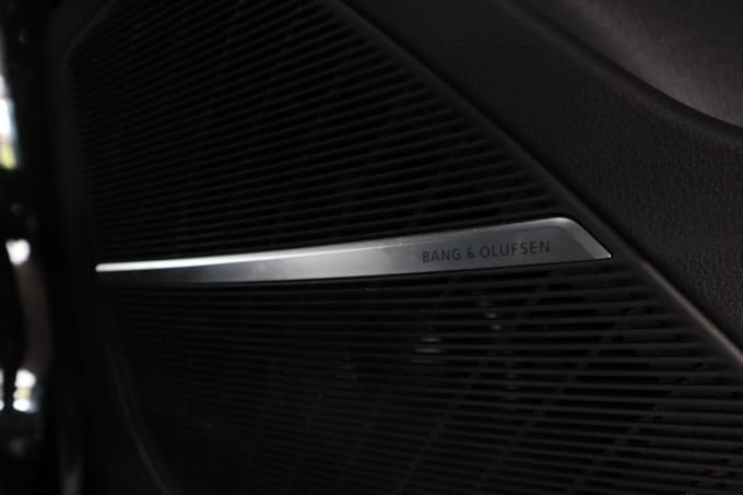 2025 Audi Sq7