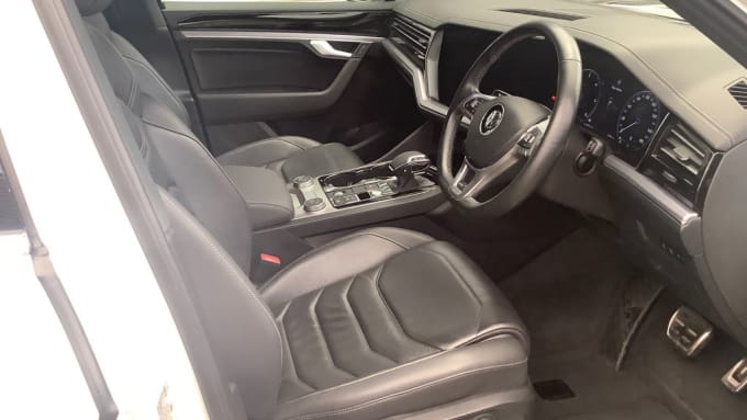 2025 Volkswagen Touareg