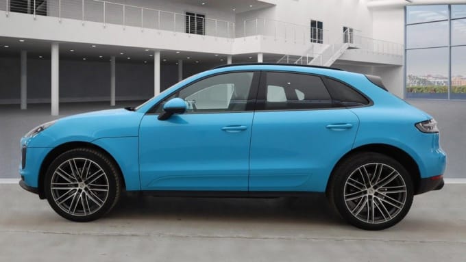 2025 Porsche Macan