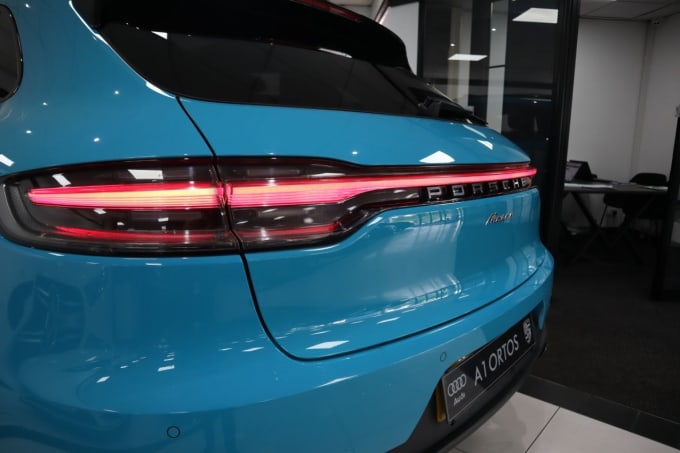2025 Porsche Macan