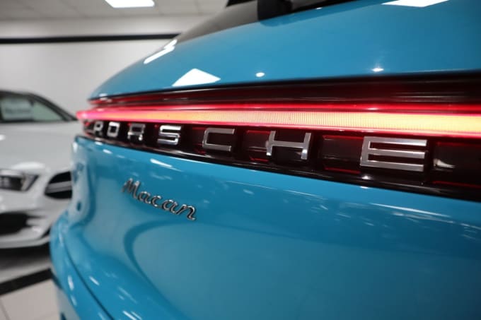 2025 Porsche Macan