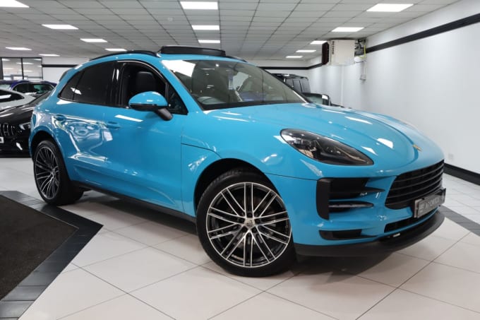 2025 Porsche Macan