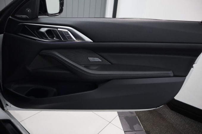 2025 BMW M4