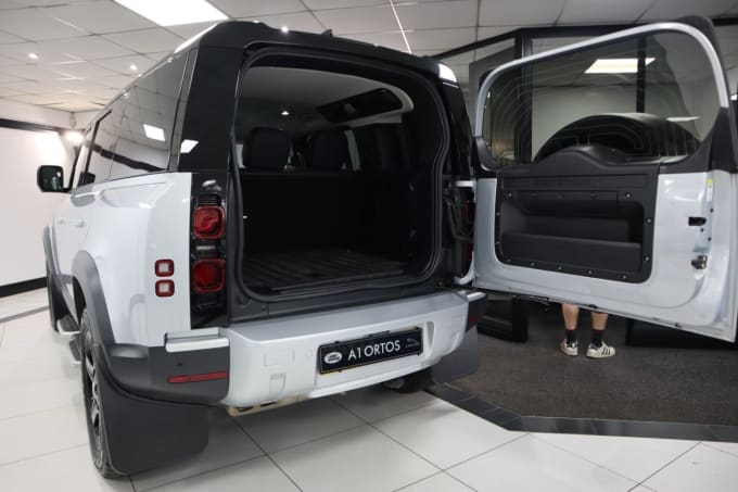 2025 Land Rover Defender