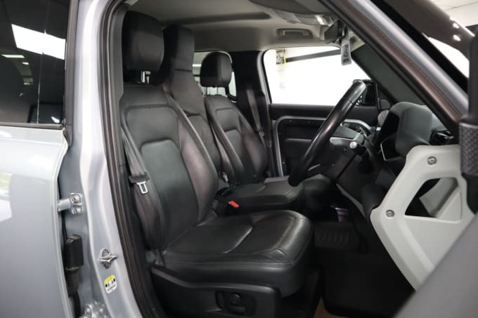 2025 Land Rover Defender