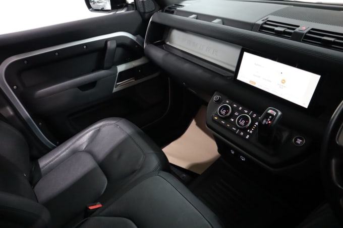 2025 Land Rover Defender