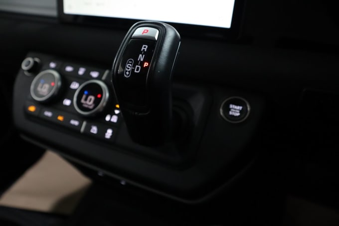 2025 Land Rover Defender