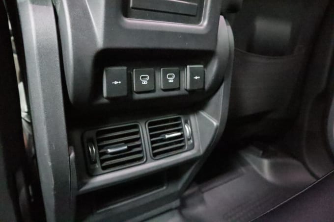 2025 Land Rover Defender
