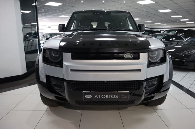 2025 Land Rover Defender