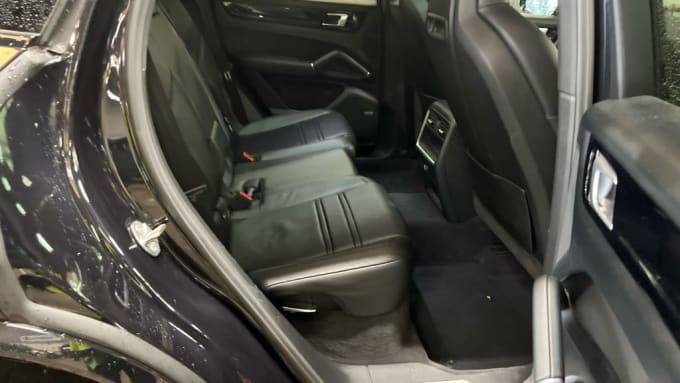 2025 Porsche Cayenne