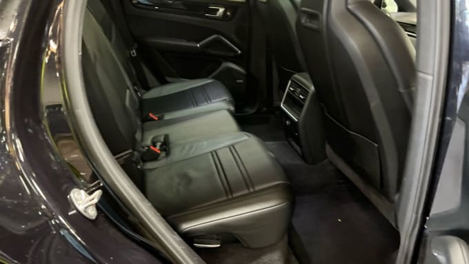 2025 Porsche Cayenne