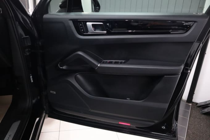 2025 Porsche Cayenne