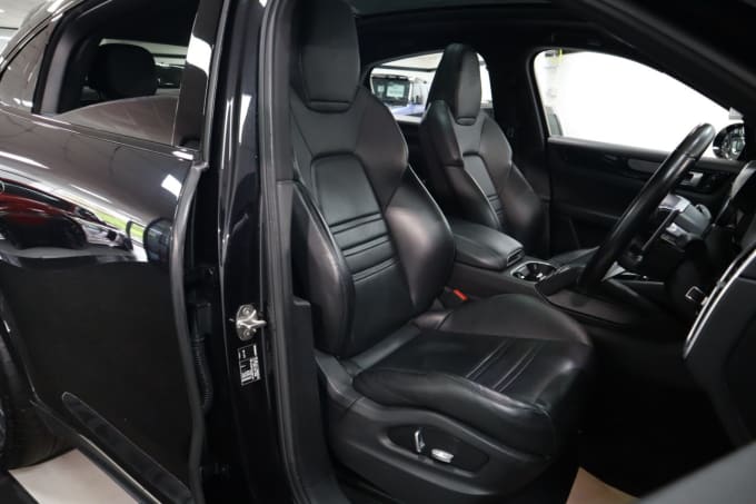 2025 Porsche Cayenne