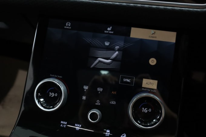 2025 Land Rover Range Rover Velar