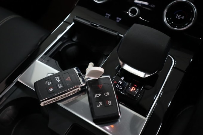 2025 Land Rover Range Rover Velar