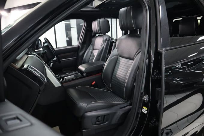 2025 Land Rover Discovery