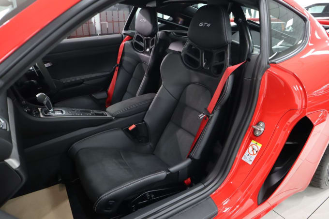 2025 Porsche 718 Cayman