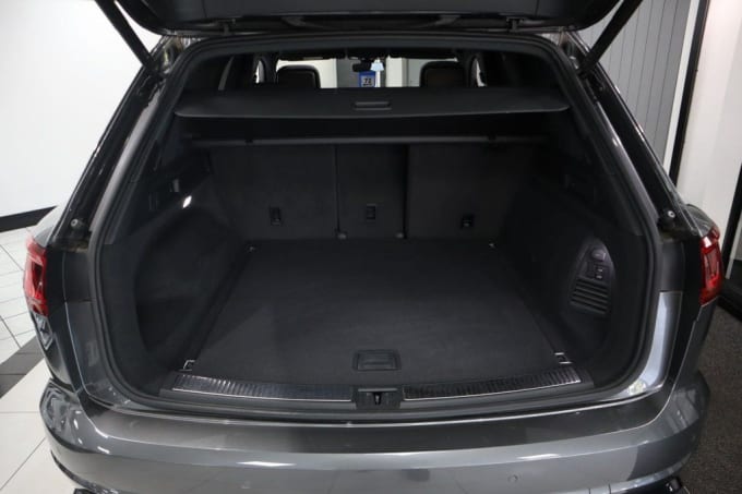 2025 Volkswagen Touareg