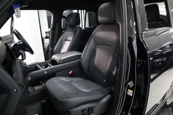 2025 Land Rover Defender