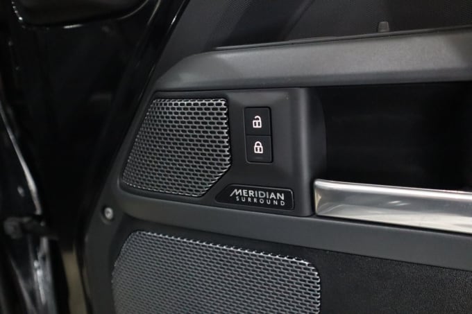 2025 Land Rover Defender