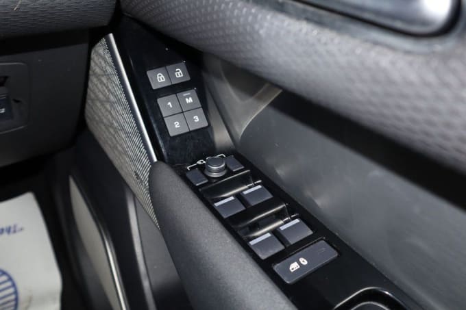 2025 Land Rover Range Rover Velar