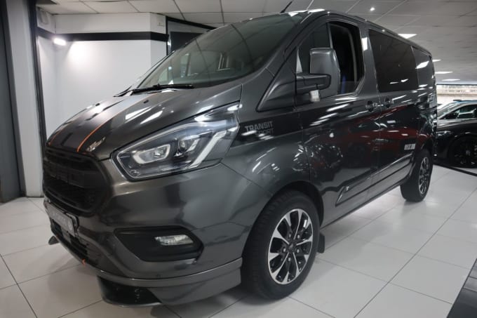 2025 Ford Transit Custom