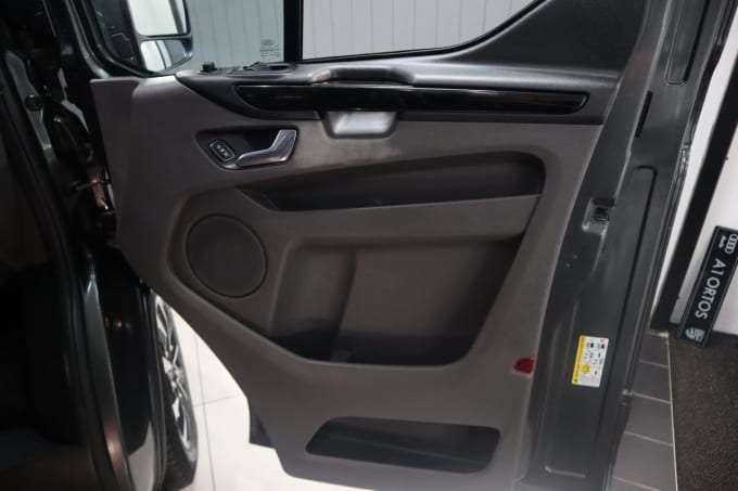 2025 Ford Transit Custom