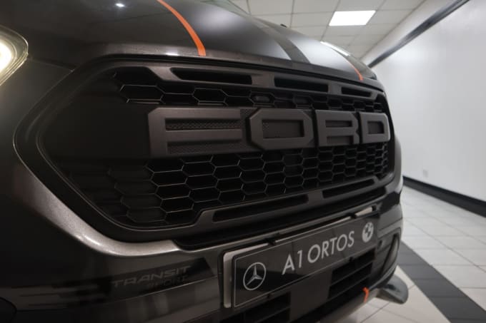 2025 Ford Transit Custom