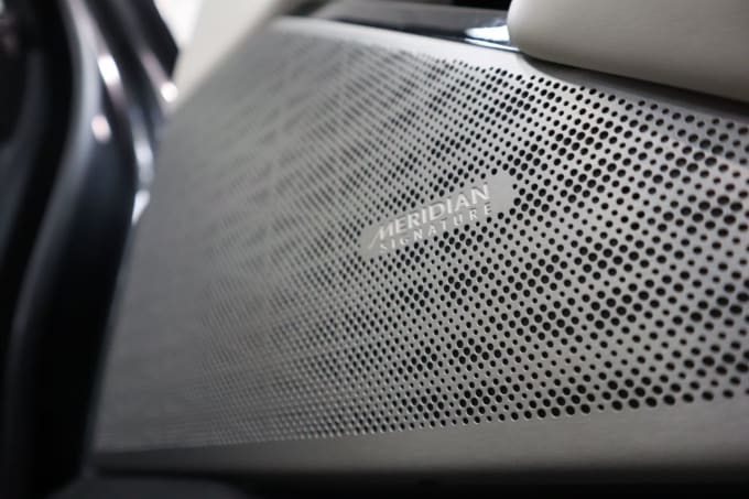 2025 Land Rover Range Rover Velar