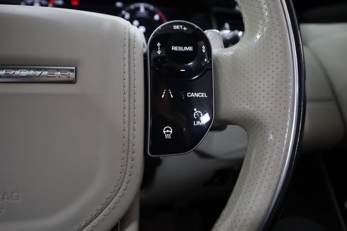 2025 Land Rover Range Rover Velar