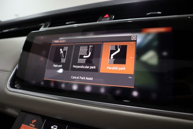 2025 Land Rover Range Rover Velar