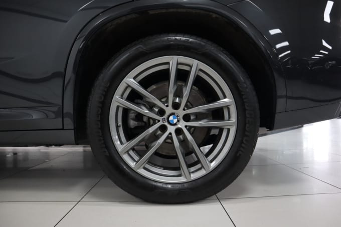 2025 BMW X4