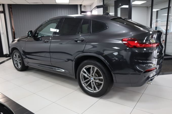 2025 BMW X4