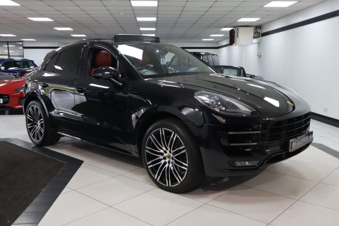 2025 Porsche Macan