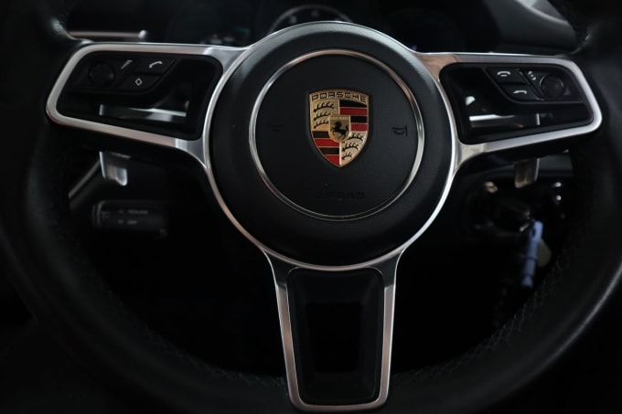 2025 Porsche Macan