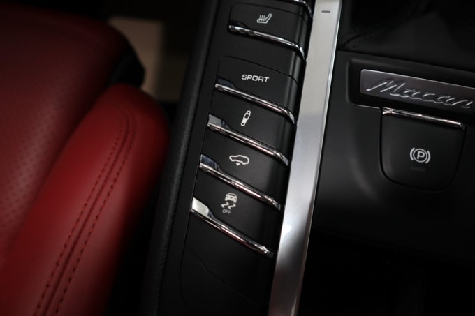2025 Porsche Macan