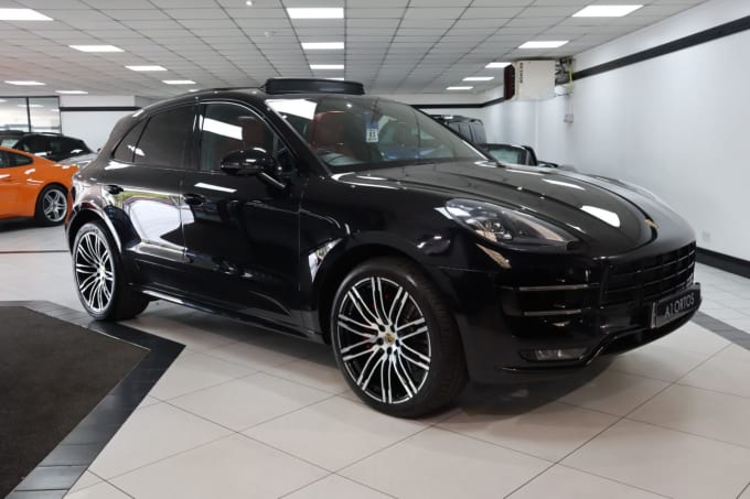 2025 Porsche Macan