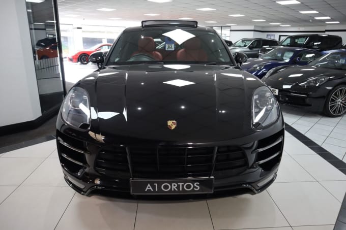 2025 Porsche Macan