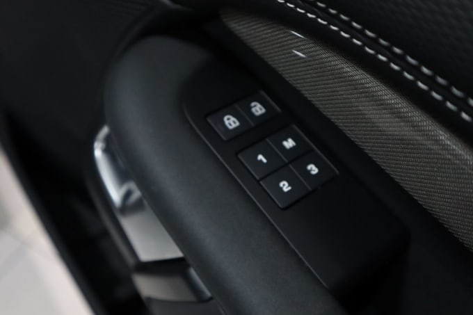 2025 Land Rover Discovery
