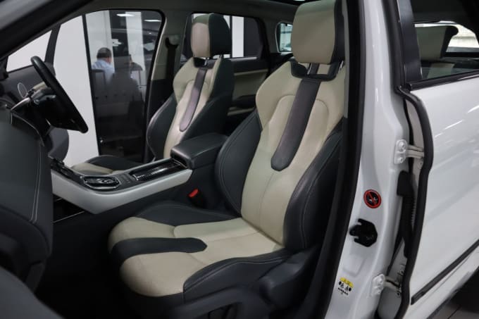 2025 Land Rover Range Rover Evoque