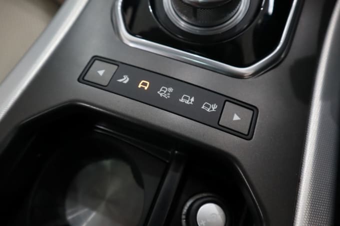 2025 Land Rover Range Rover Evoque