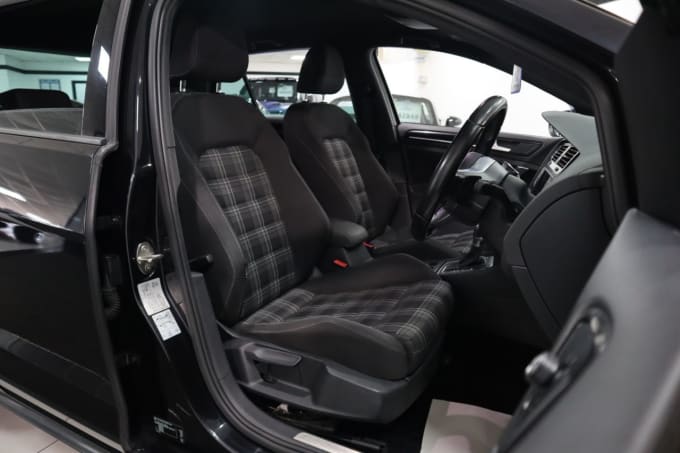 2025 Volkswagen Golf