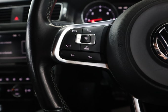 2025 Volkswagen Golf