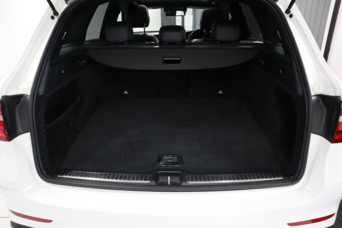 2025 Mercedes-benz Glc