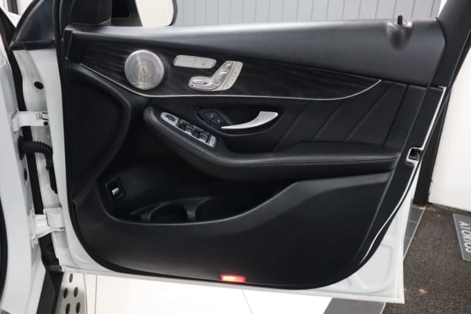 2025 Mercedes-benz Glc