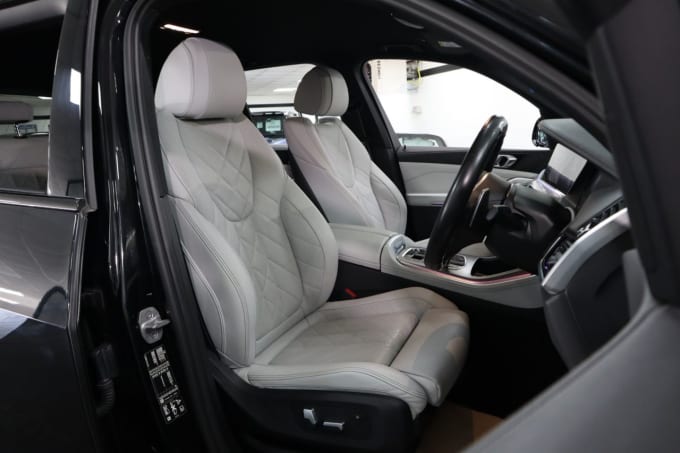 2025 BMW X5