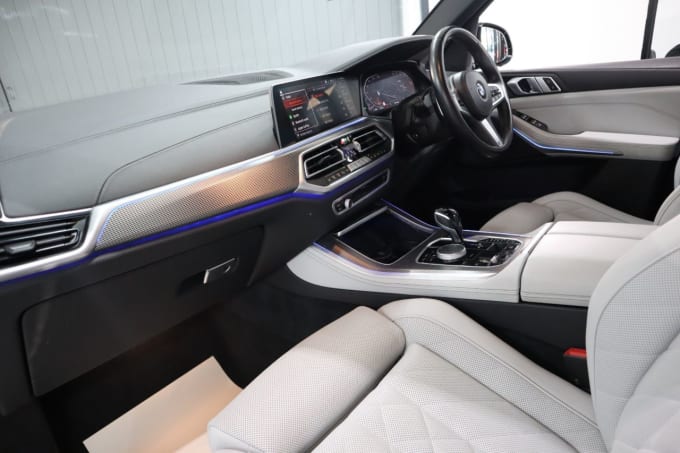 2025 BMW X5