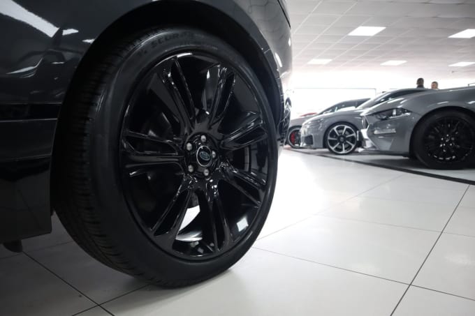 2025 Land Rover Range Rover Velar