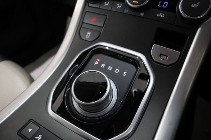2025 Land Rover Range Rover Evoque